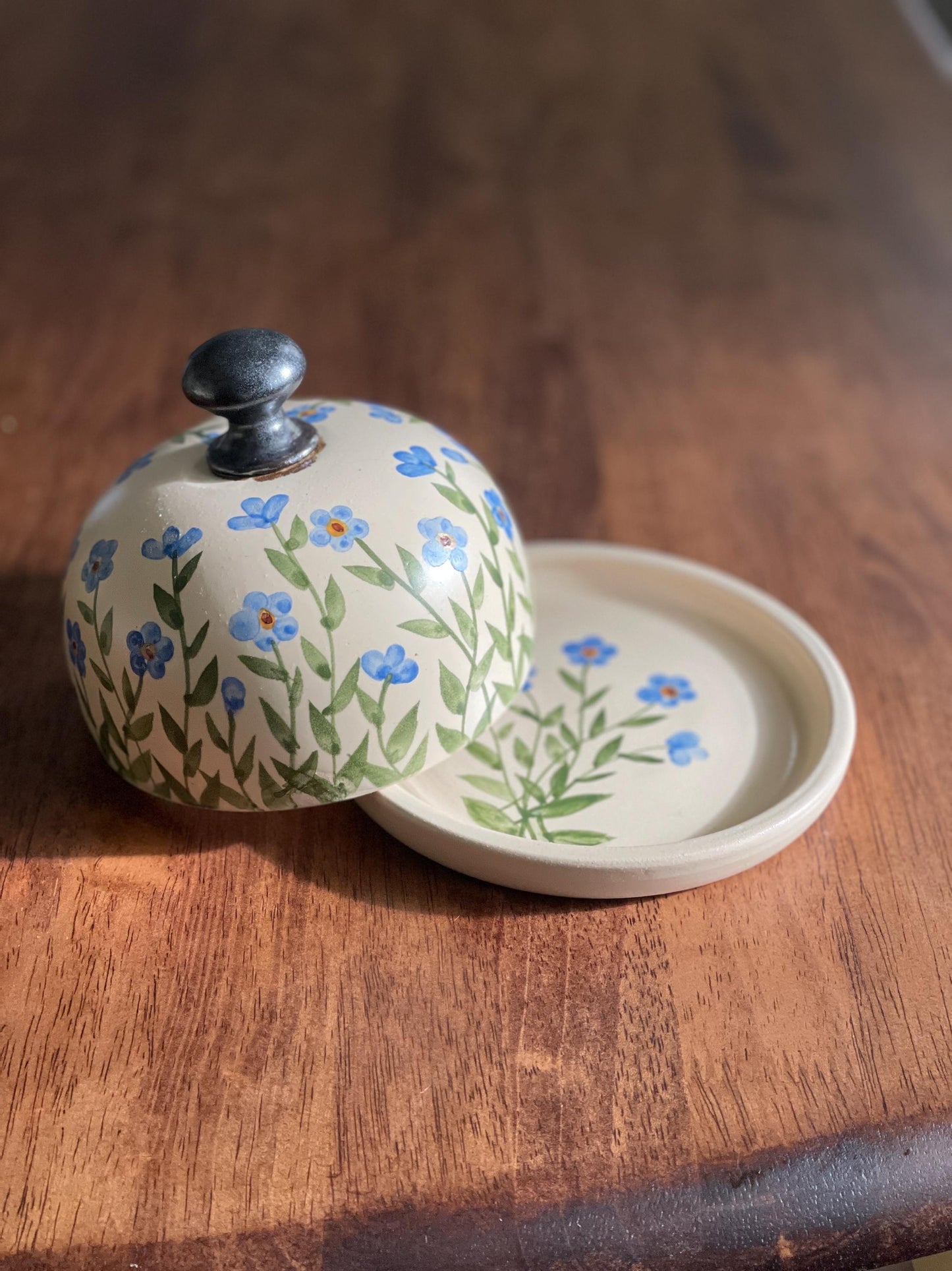 Keramikas sviesta trauks