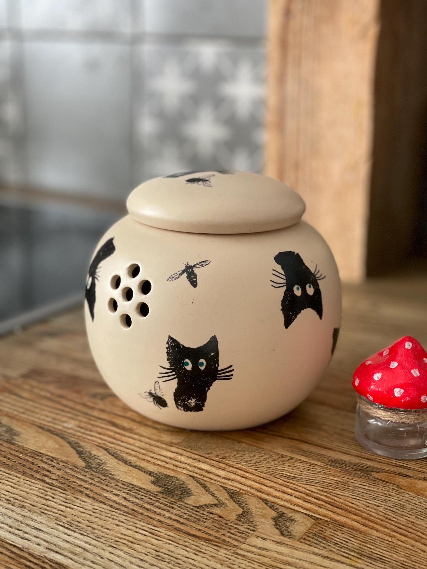 Ķiploku pods — saglabājiet ķiplokus svaigus un sausus