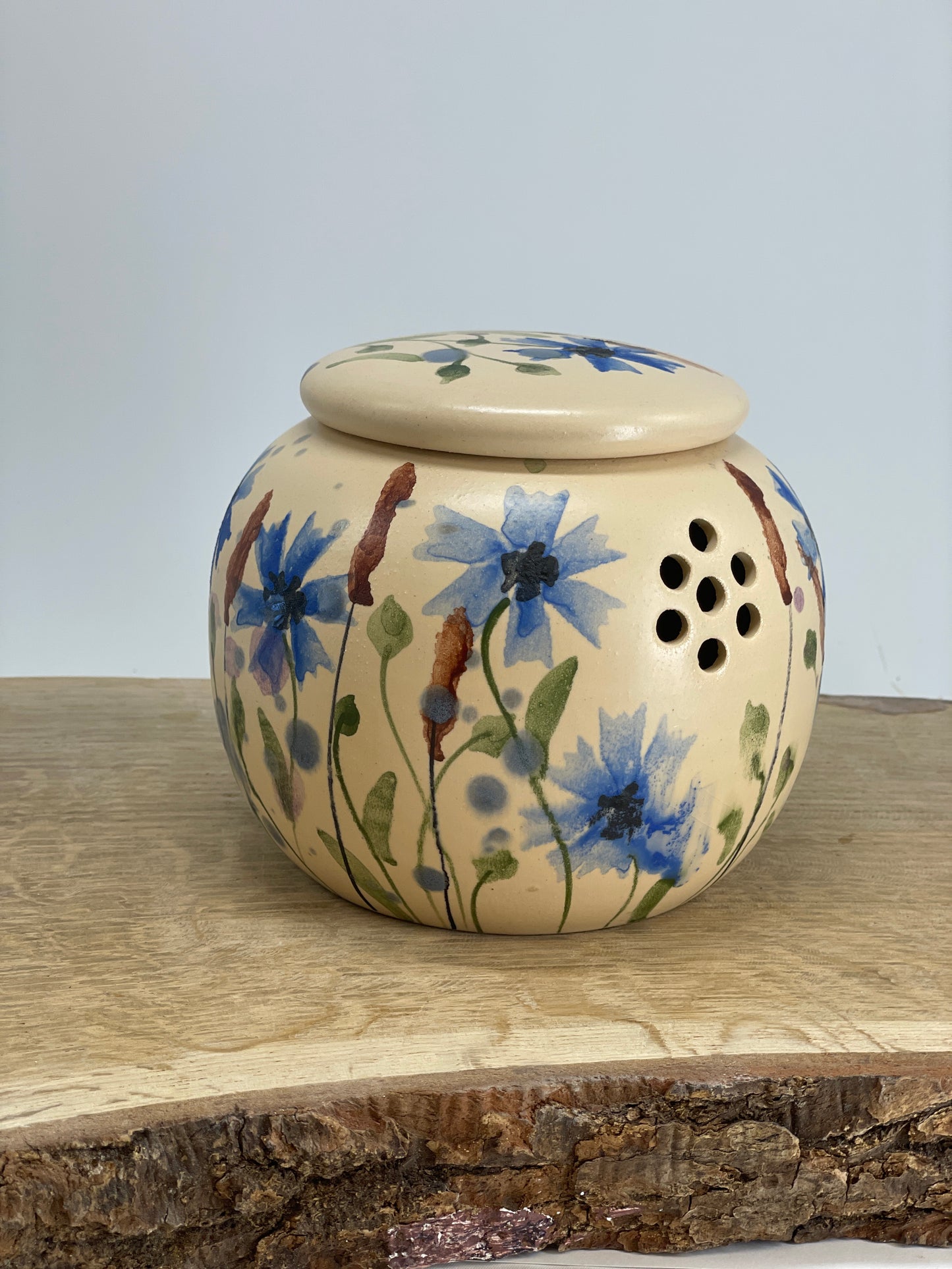 Ķiploku pods — saglabājiet ķiplokus svaigus un sausus