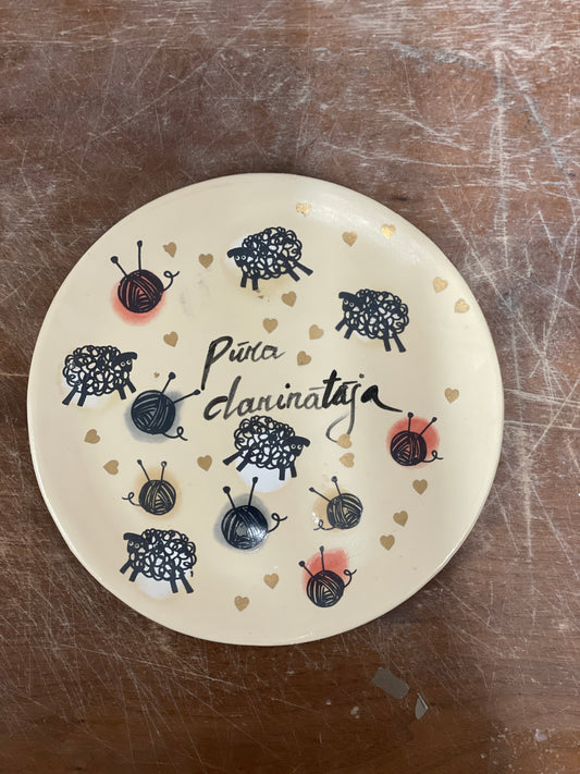 Šķīvis "Pūra darinātāja"