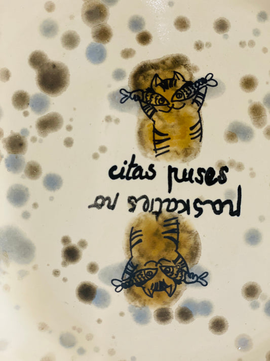 Cat plate