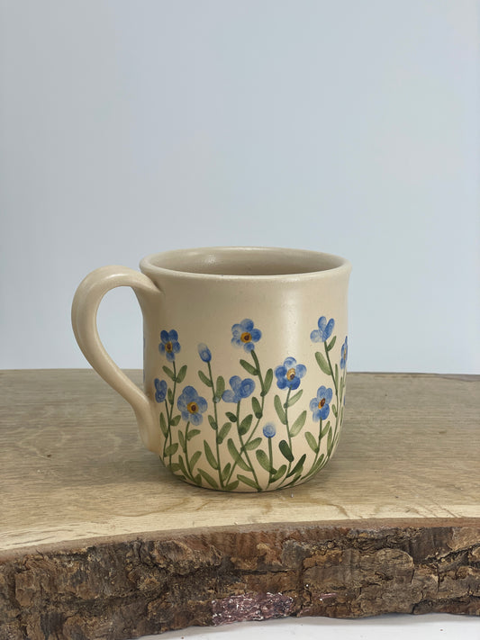 Krūzīte ar zilām neaizmirstulītēm