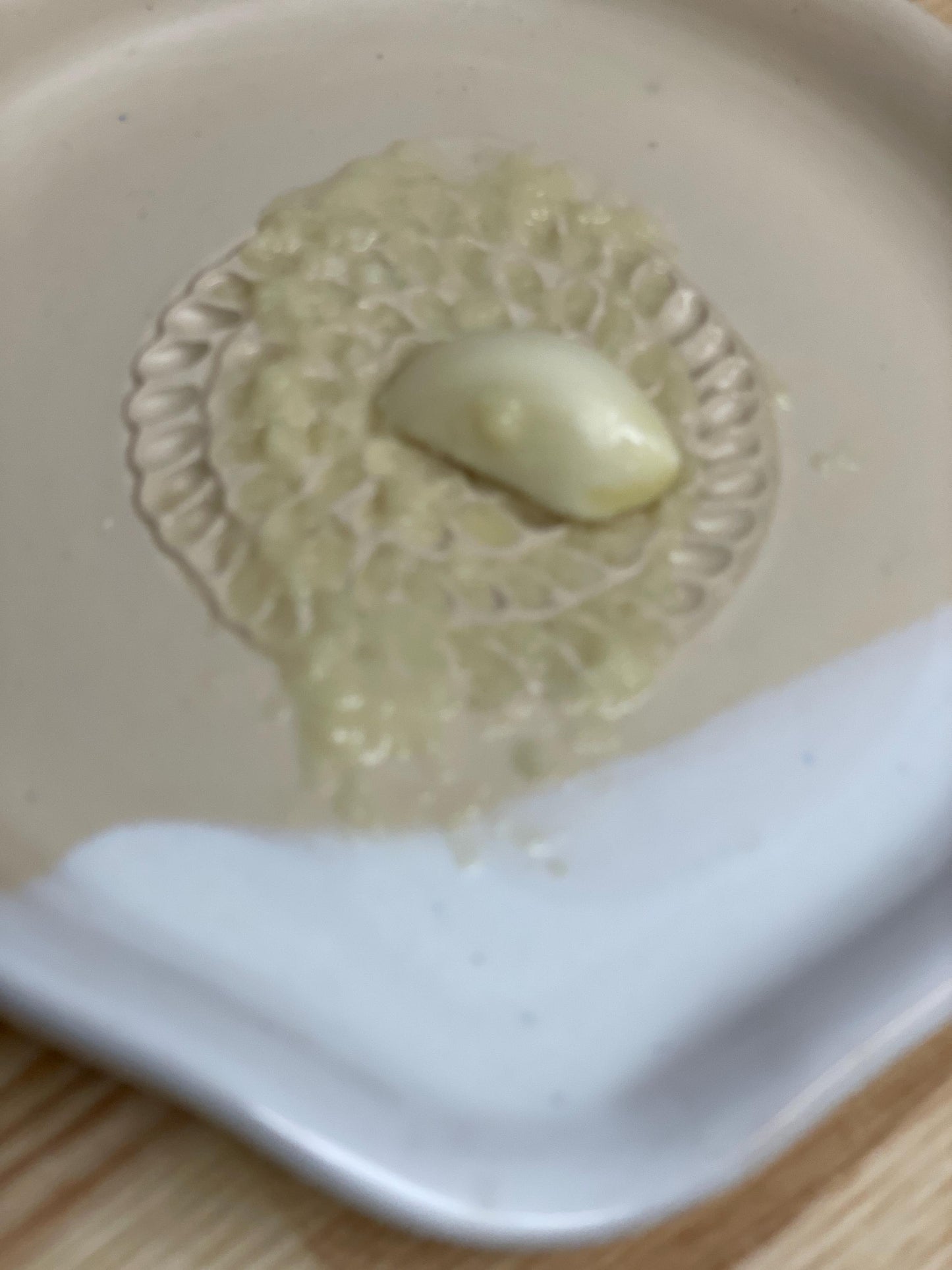 Ķiploku rīve, karotes paliktnis