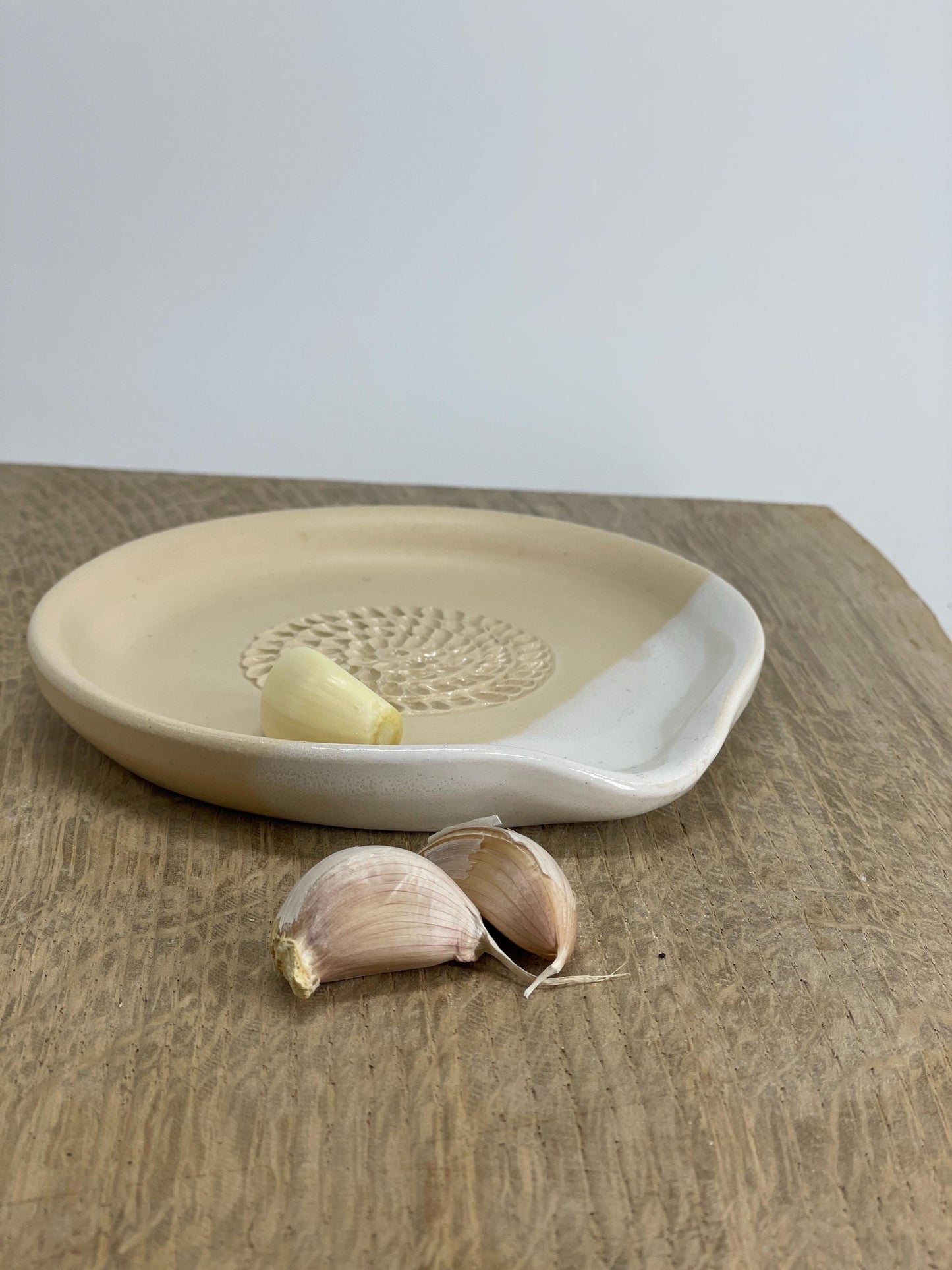 Ķiploku rīve, karotes paliktnis