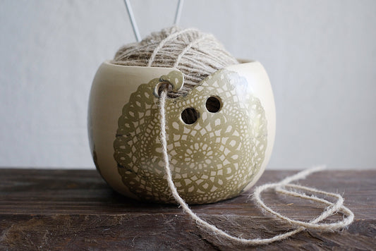 Roku darbs keramikas dzijas bļoda 