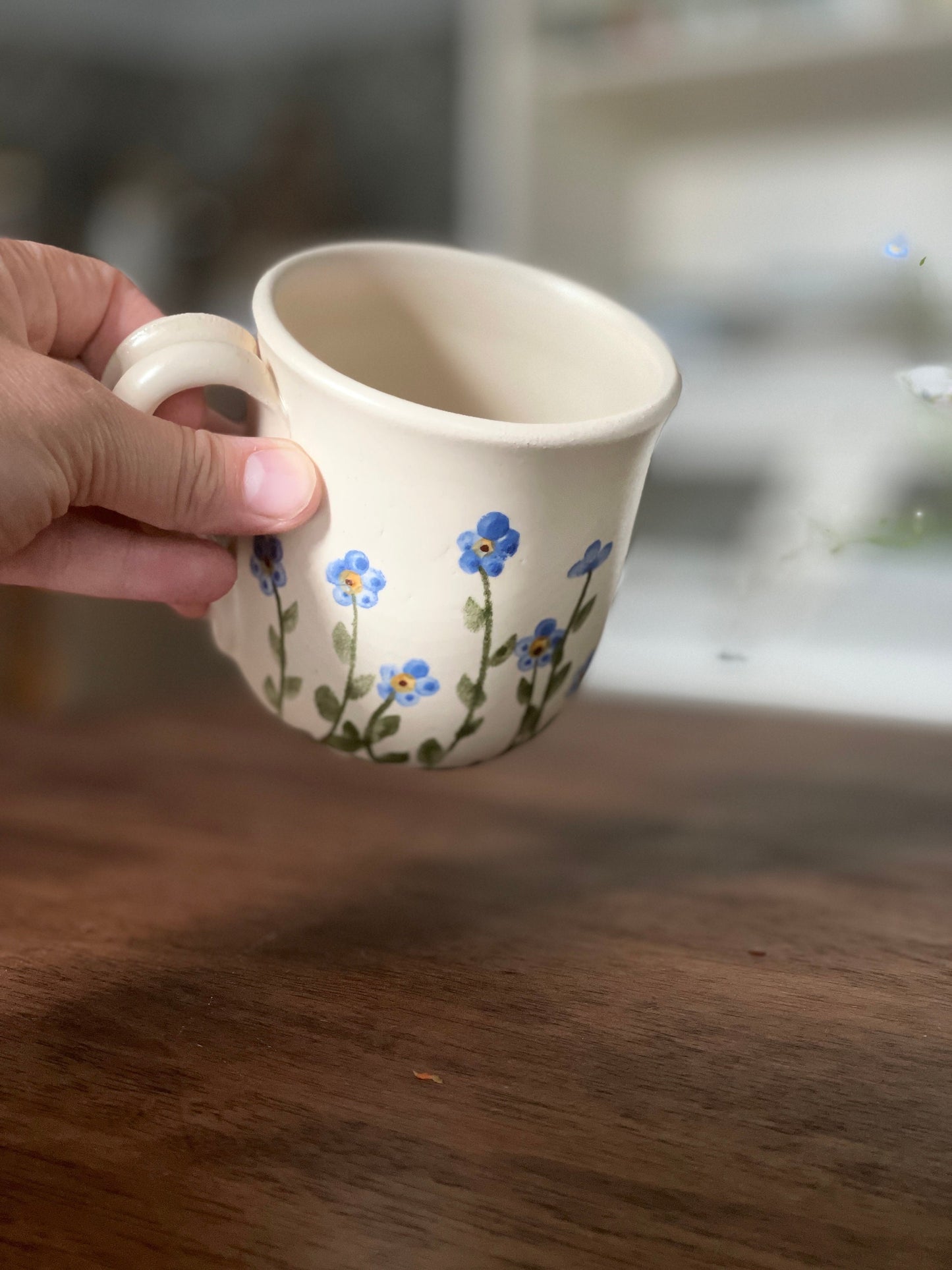 Krūzīte ar zilām neaizmirstulītēm