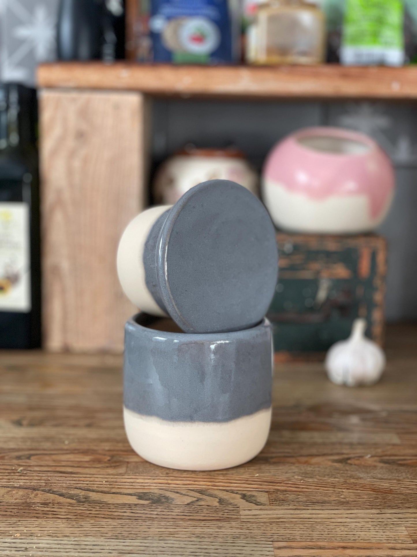 Sviesta zvaniņš. Uzglabā sviestu bez ledusskapja