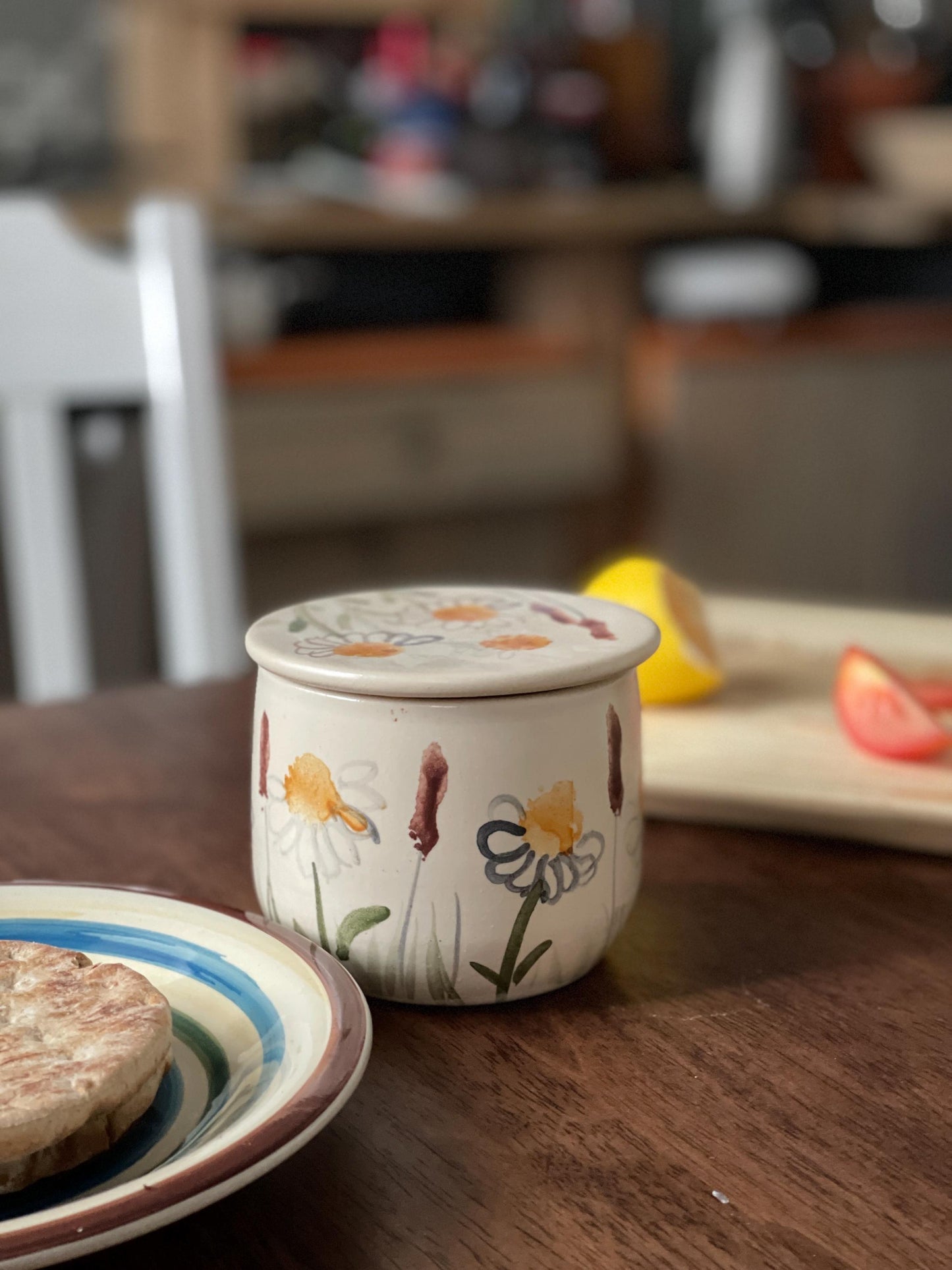 Sviesta zvaniņš. Uzglabā sviestu bez ledusskapja