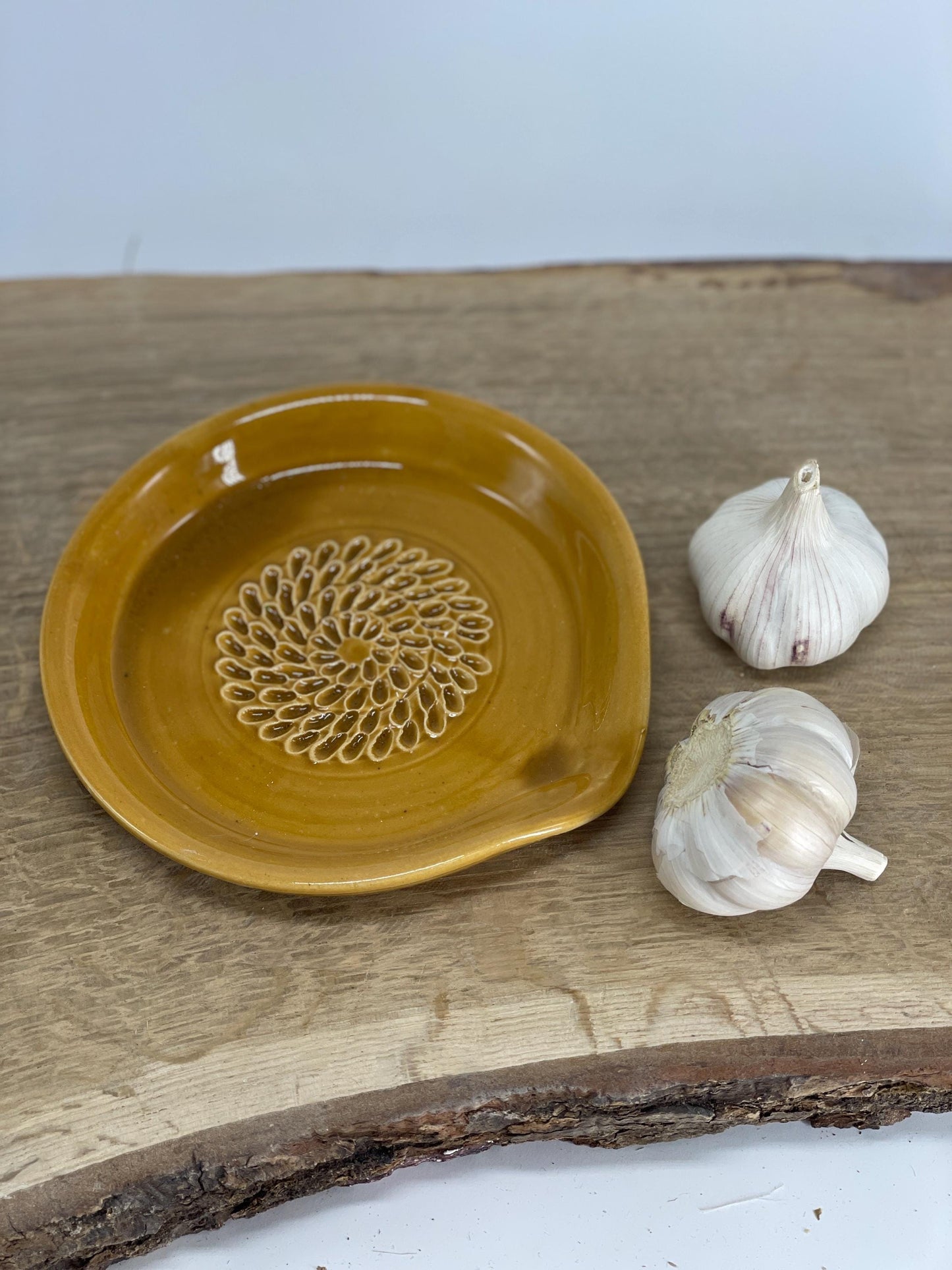 Ķiploku rīve, karotes paliktnis