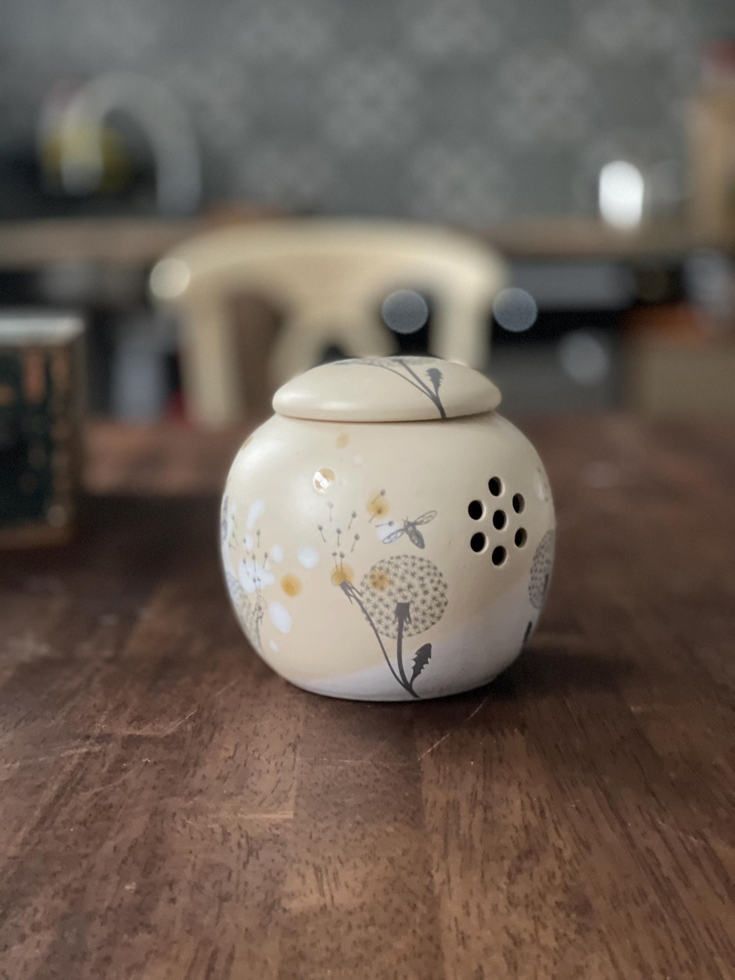 Ķiploku pods — saglabājiet ķiplokus svaigus un sausus