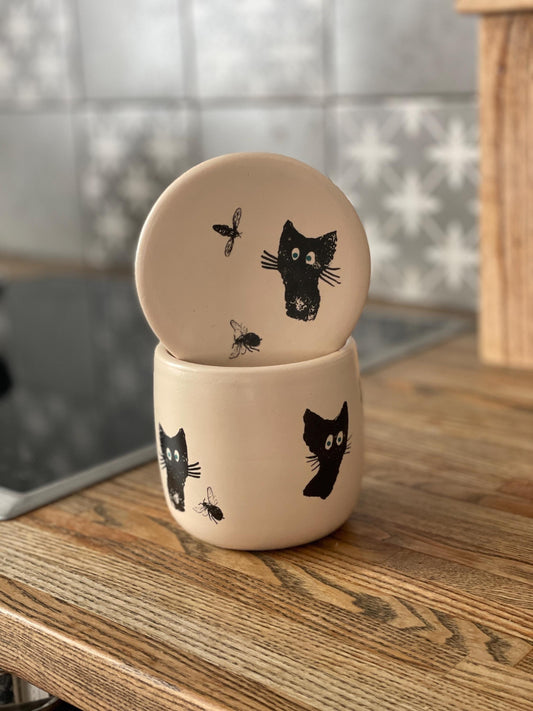 Sviesta zvaniņš. Uzglabā sviestu bez ledusskapja