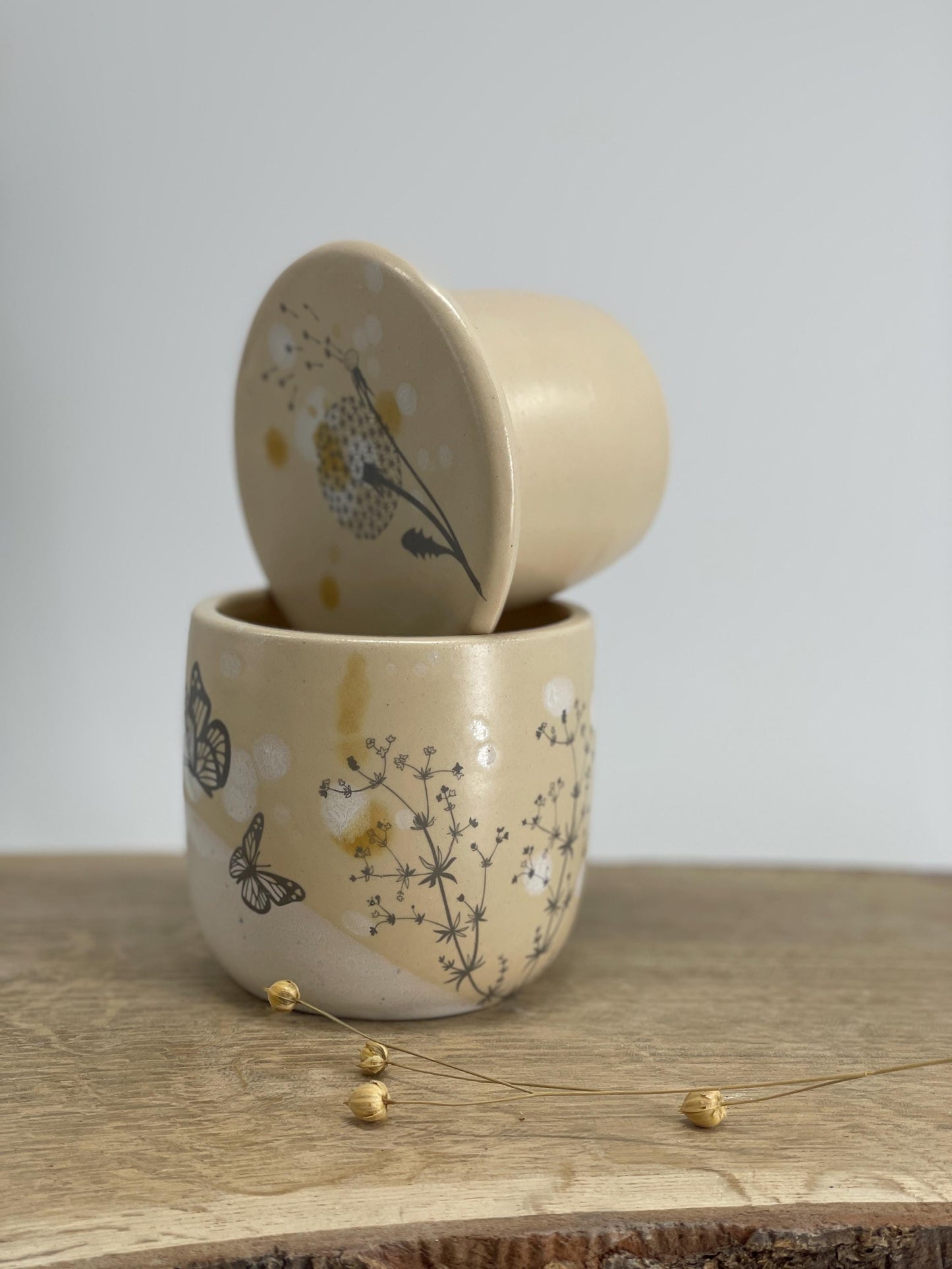 Sviesta zvaniņš. Uzglabā sviestu bez ledusskapja