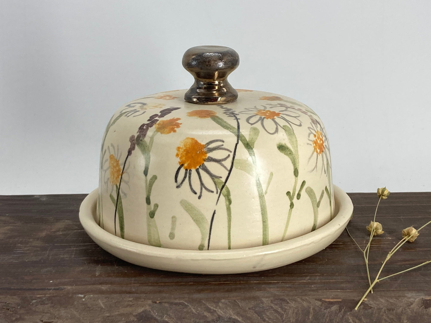 Keramikas sviesta trauks