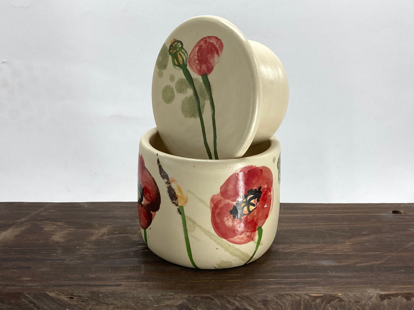 Sviesta zvaniņš. Uzglabā sviestu bez ledusskapja