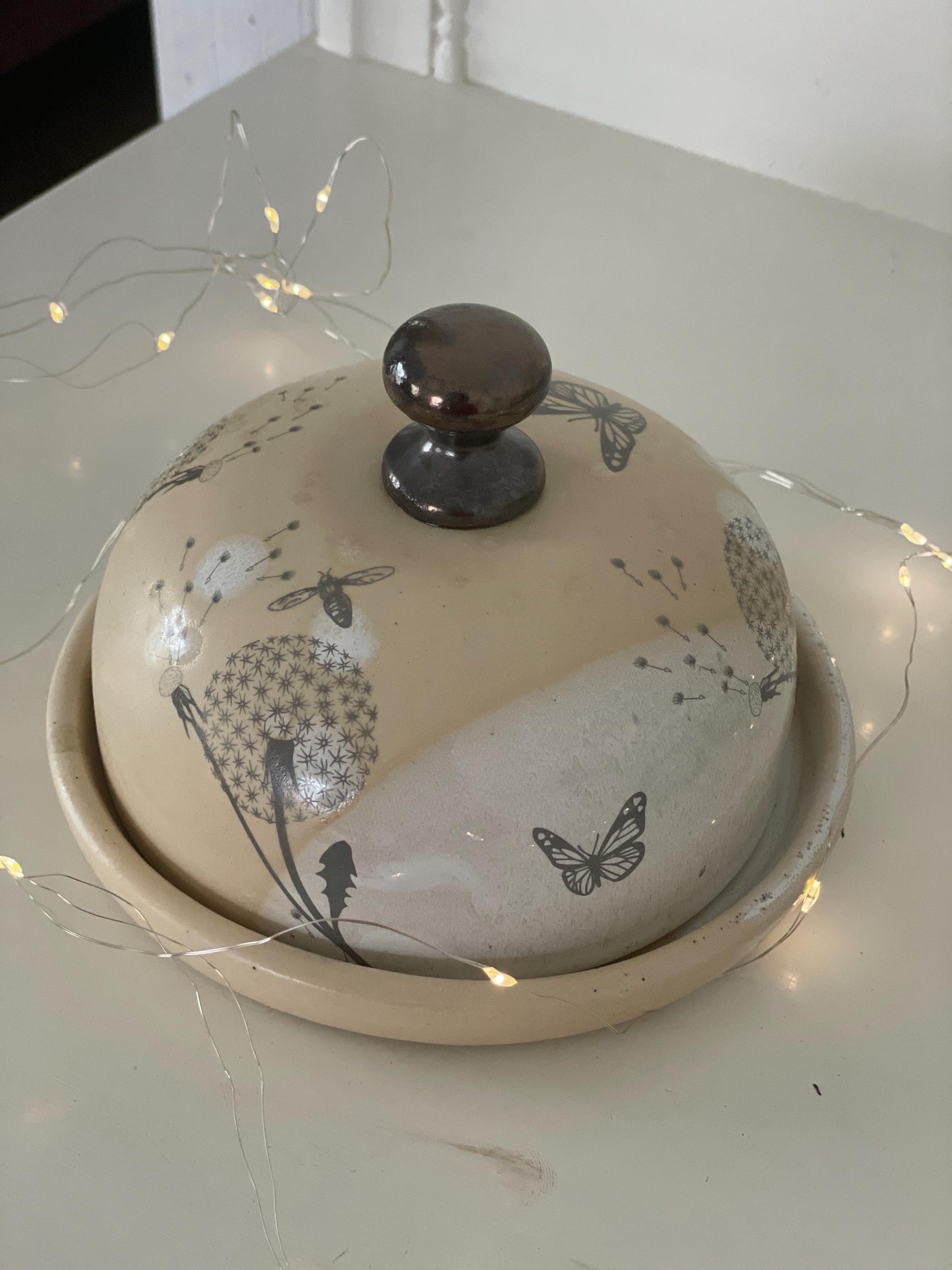 Sviesta trauks – vienkāršs, elegants un funkcionāls