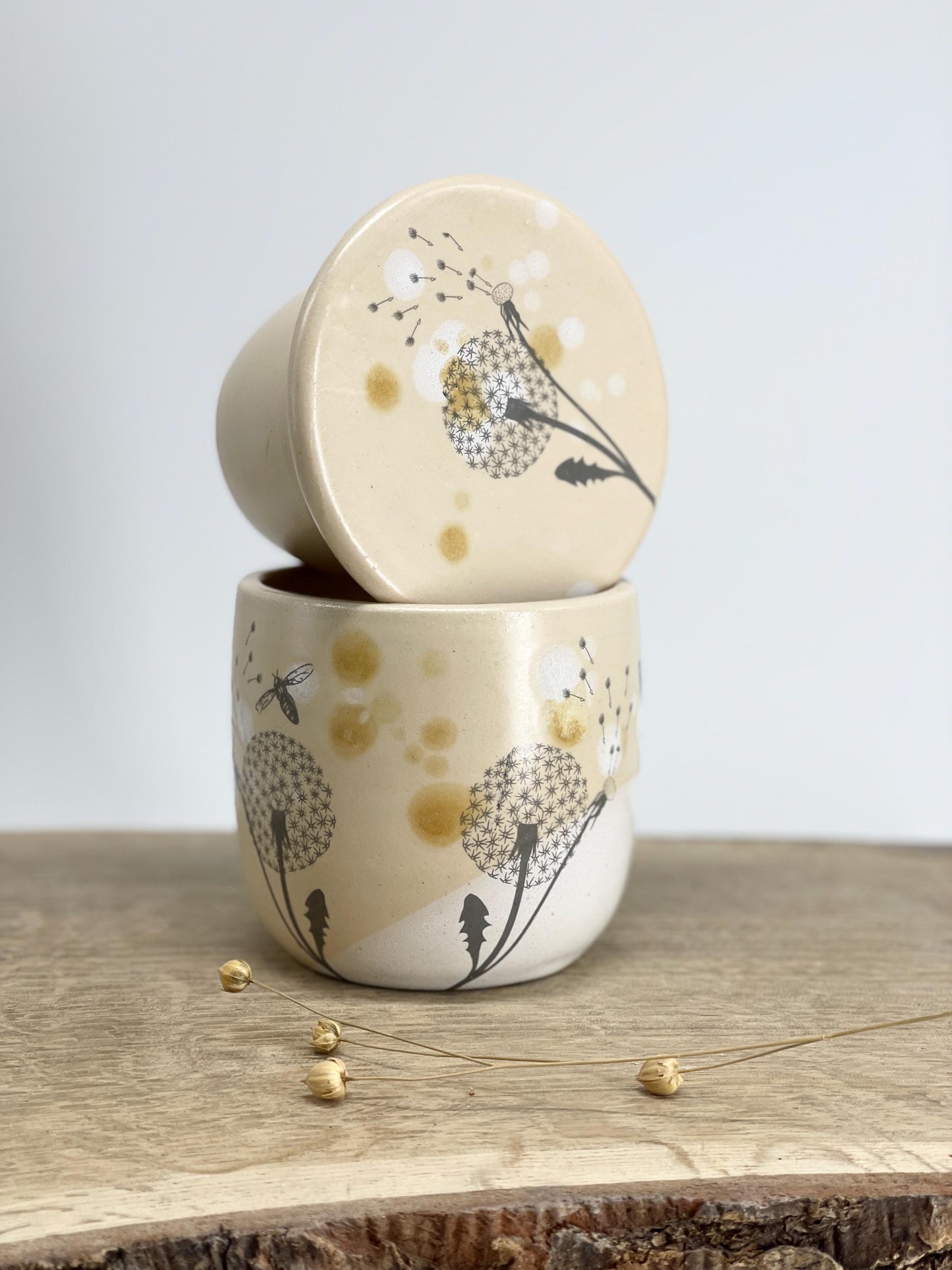 Sviesta zvaniņš. Uzglabā sviestu bez ledusskapja