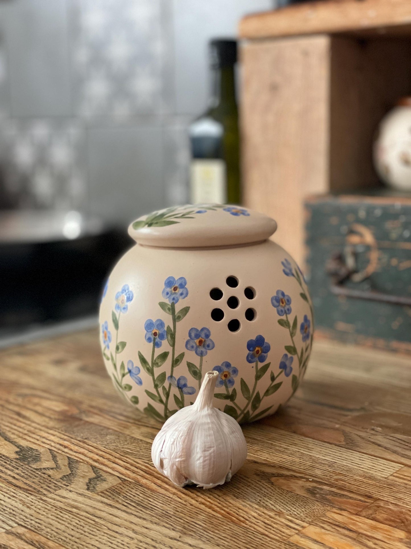 Ķiploku pods — saglabājiet ķiplokus svaigus un sausus