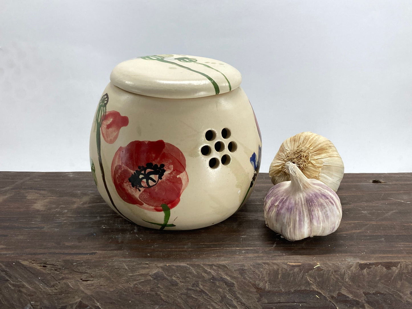 Ķiploku glabātuve — saglabājiet ķiplokus svaigus un sausus