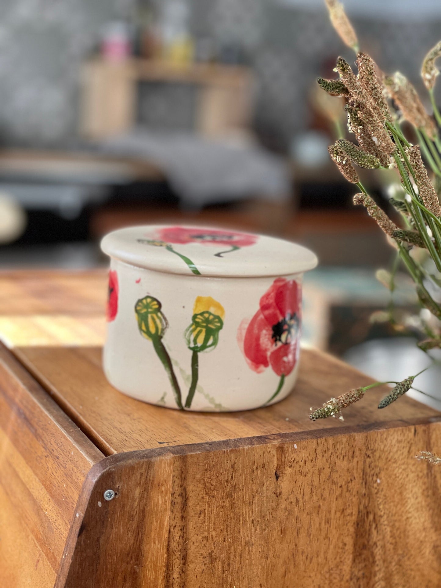 Sviesta zvaniņš. Uzglabā sviestu bez ledusskapja