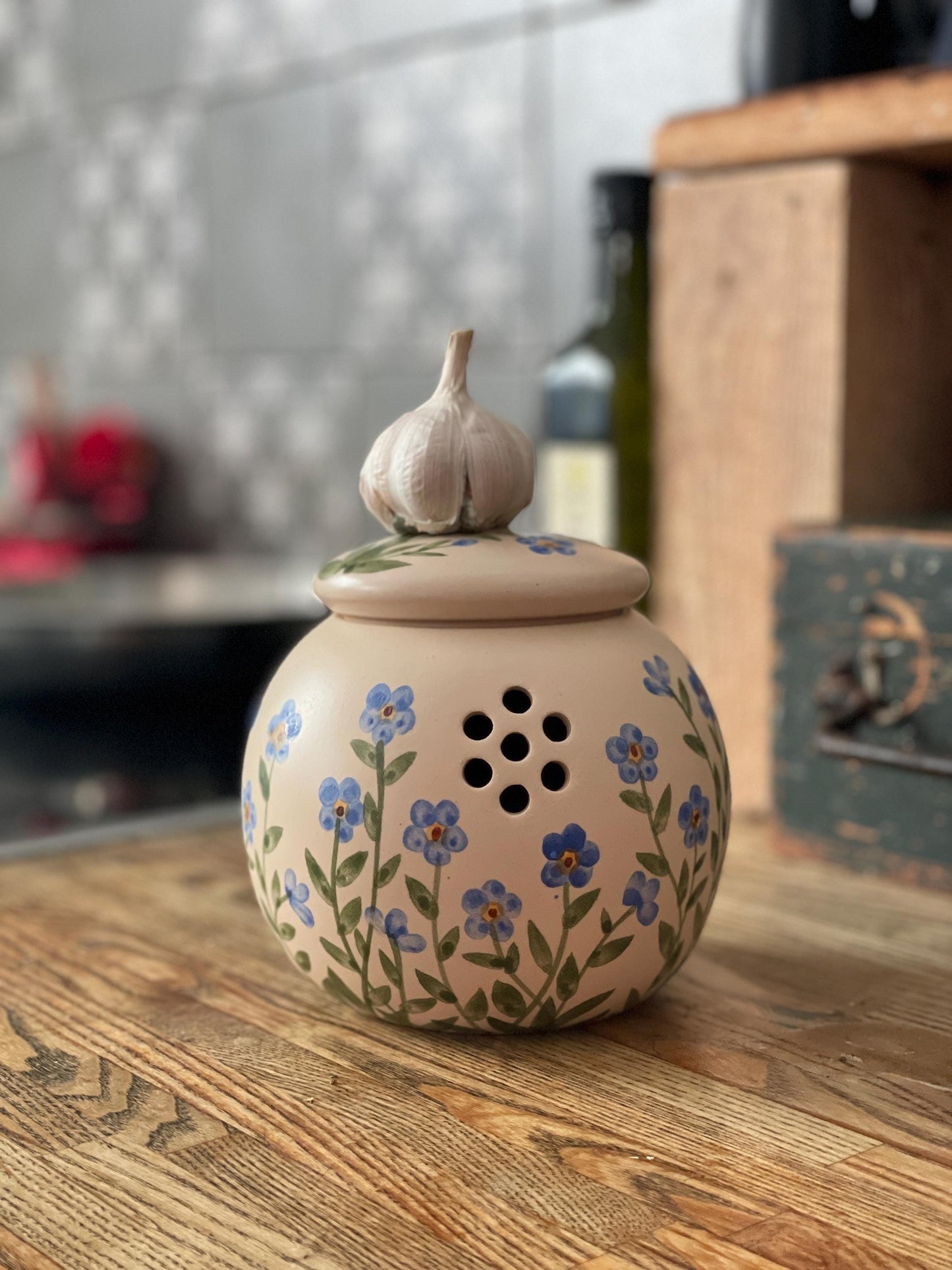 Ķiploku pods — saglabājiet ķiplokus svaigus un sausus