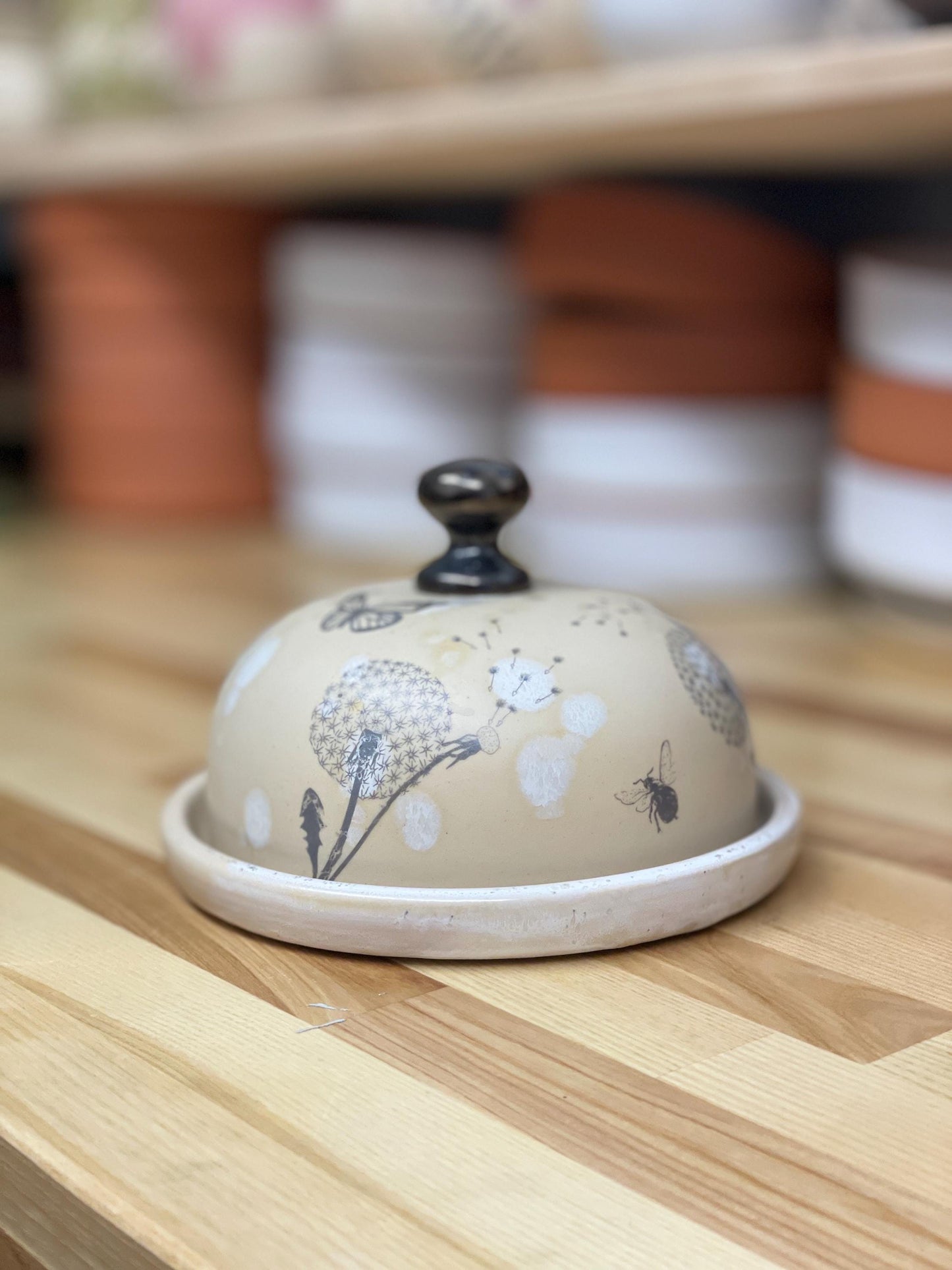 Sviesta trauks – vienkāršs, elegants un funkcionāls