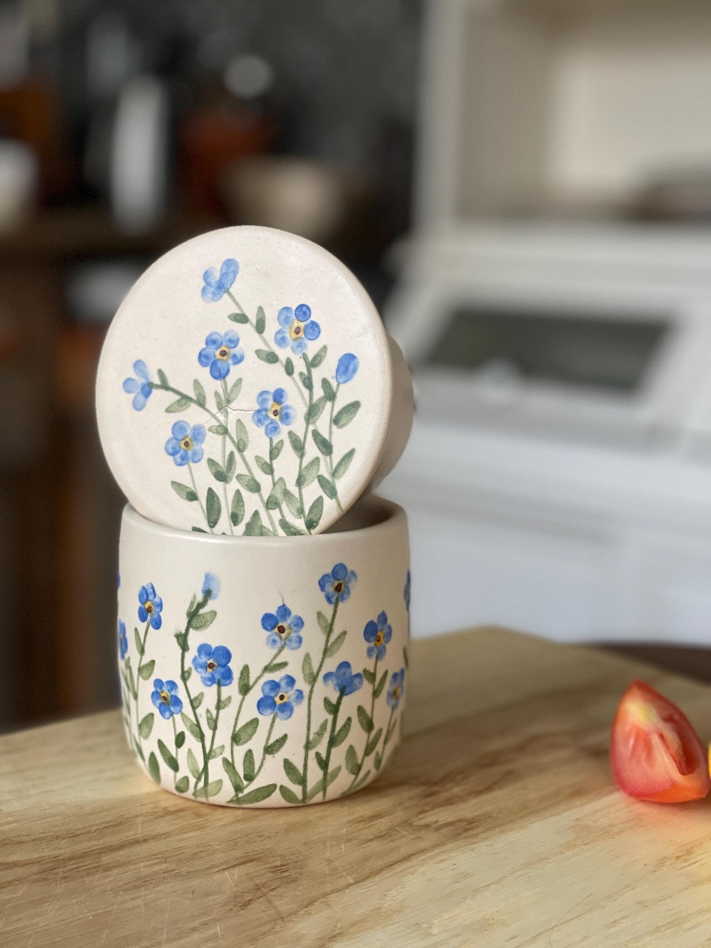 Sviesta zvaniņš. Uzglabā sviestu bez ledusskapja