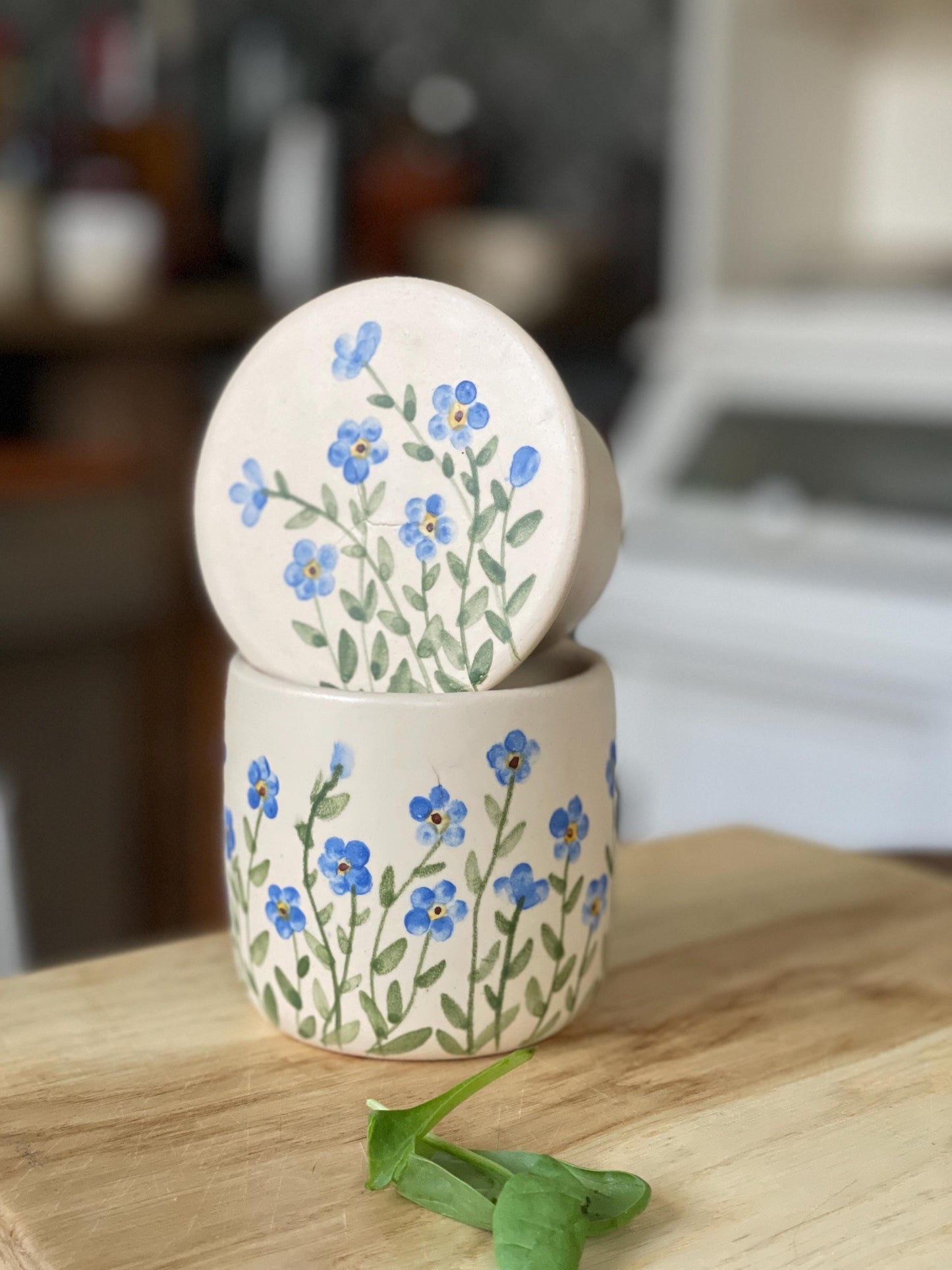 Sviesta zvaniņš. Uzglabā sviestu bez ledusskapja