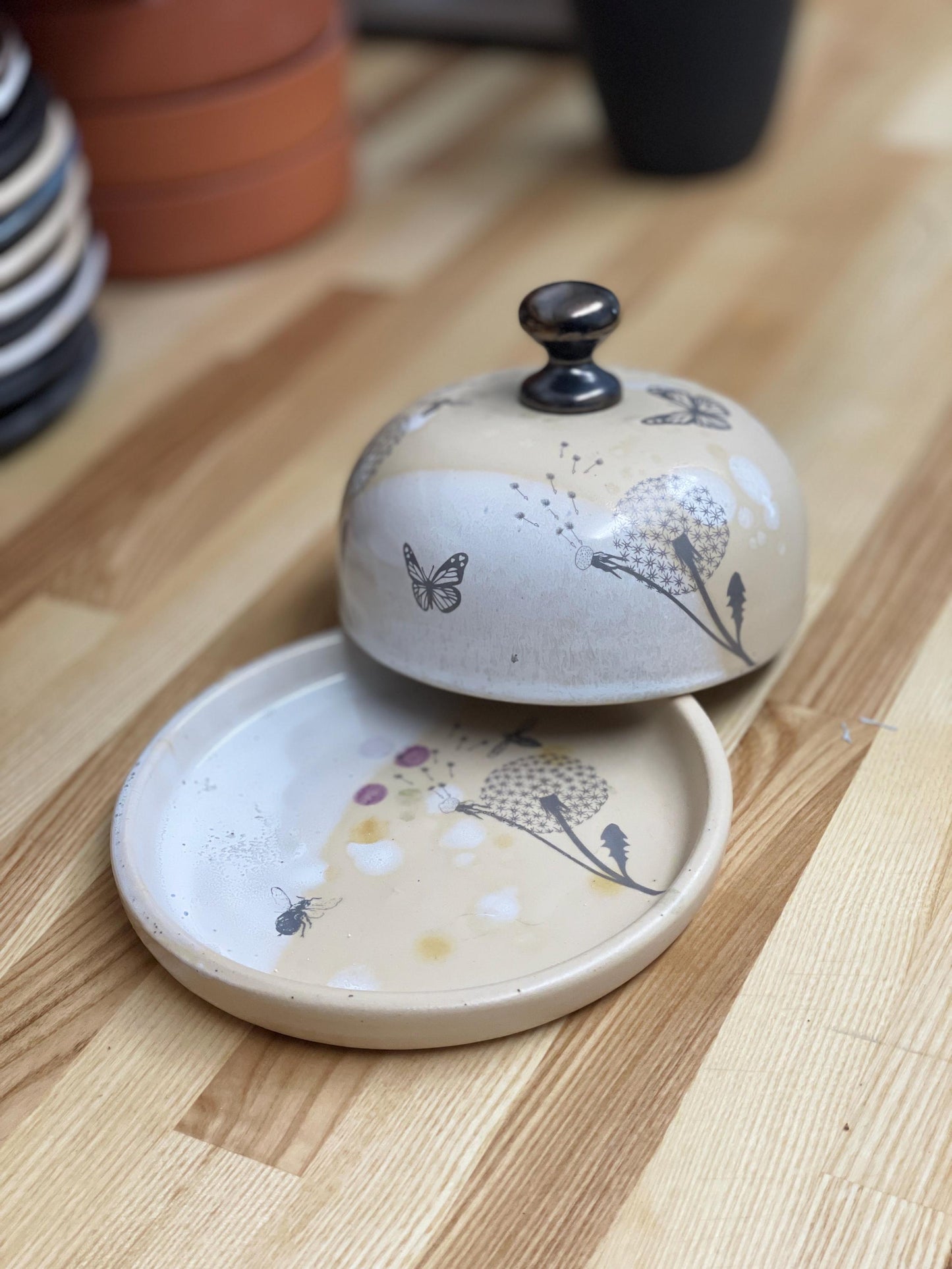 Sviesta trauks – vienkāršs, elegants un funkcionāls