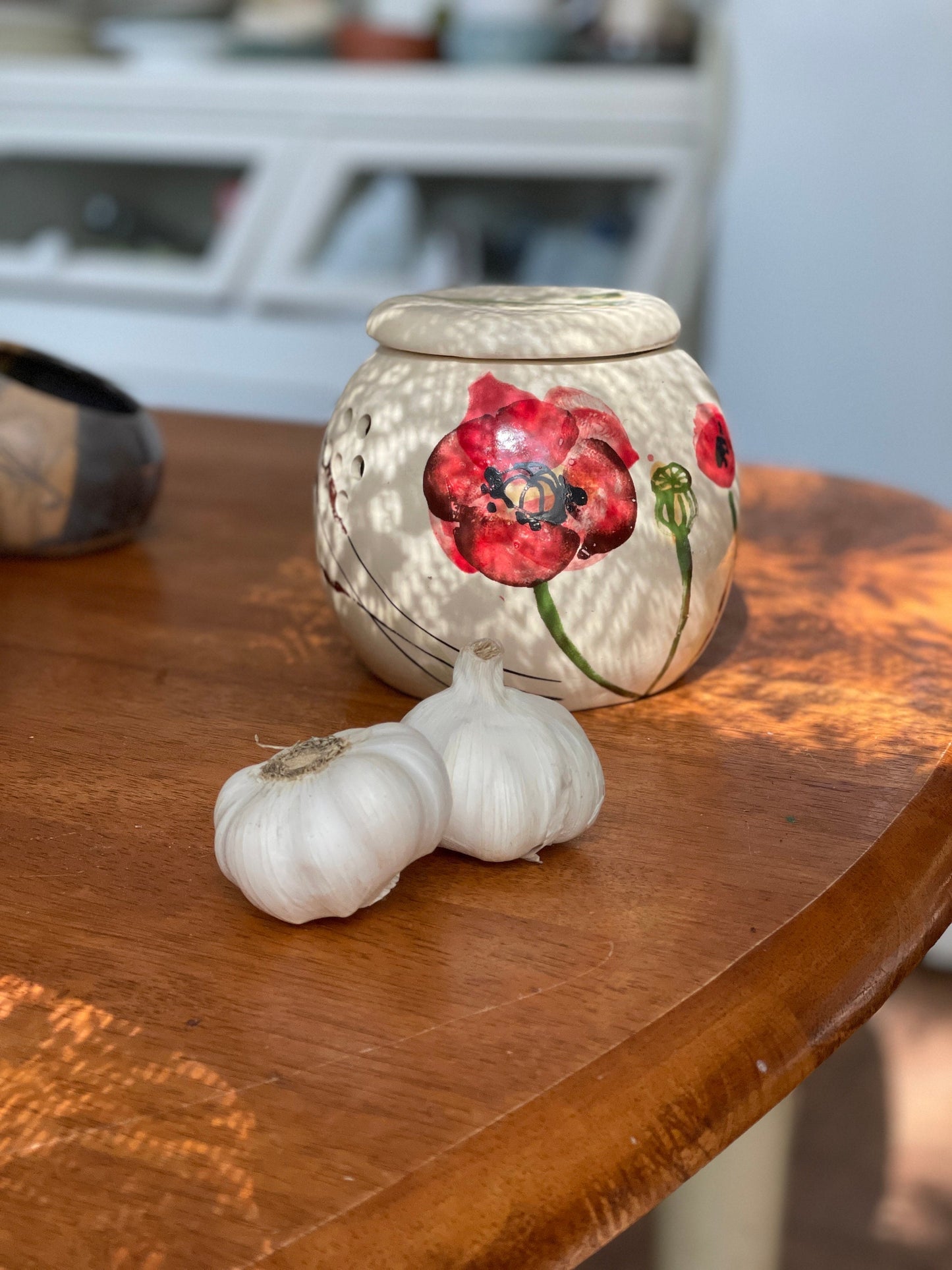 Ķiploku glabātuve — saglabājiet ķiplokus svaigus un sausus