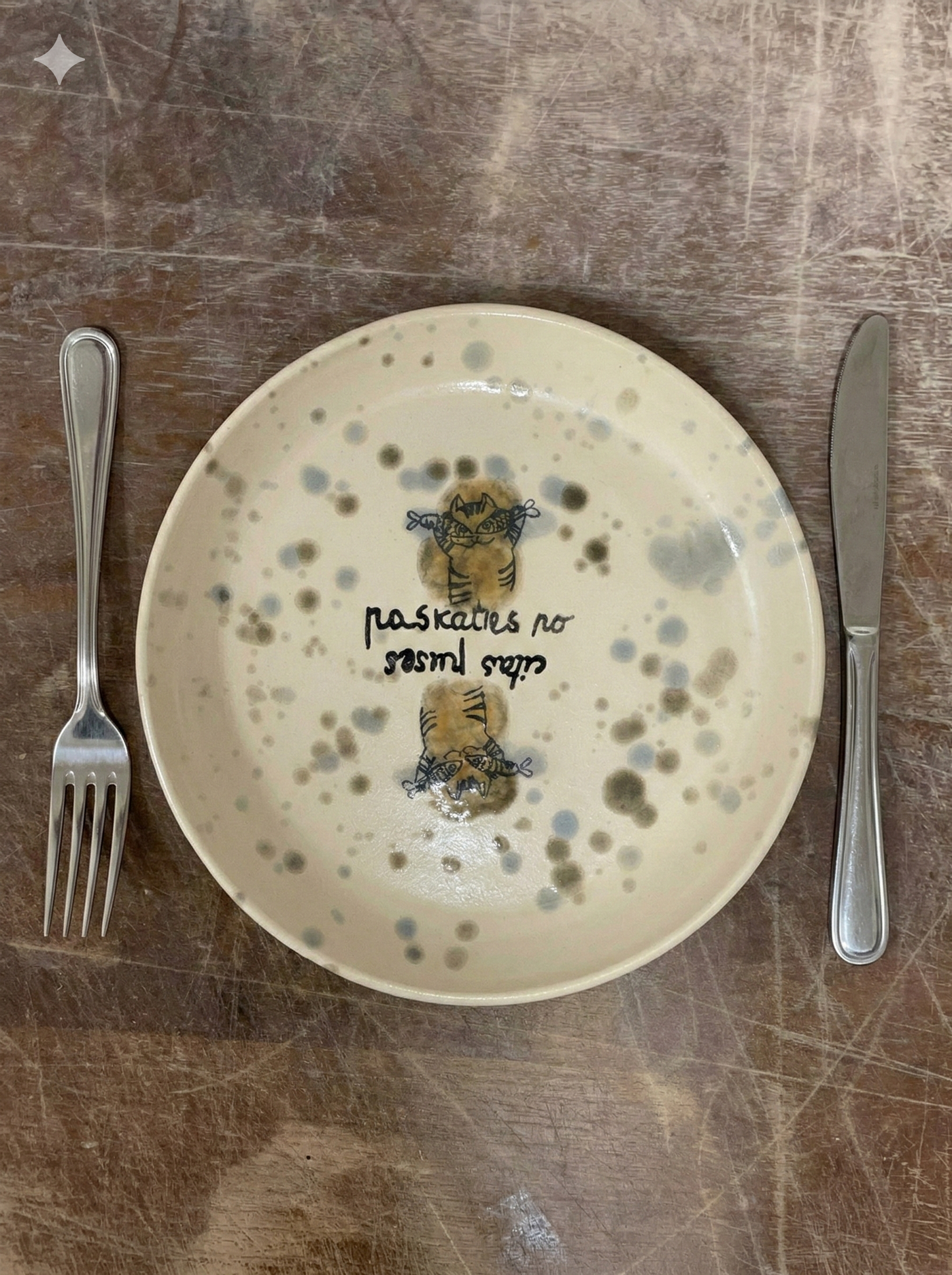 Paskaties no citas puses