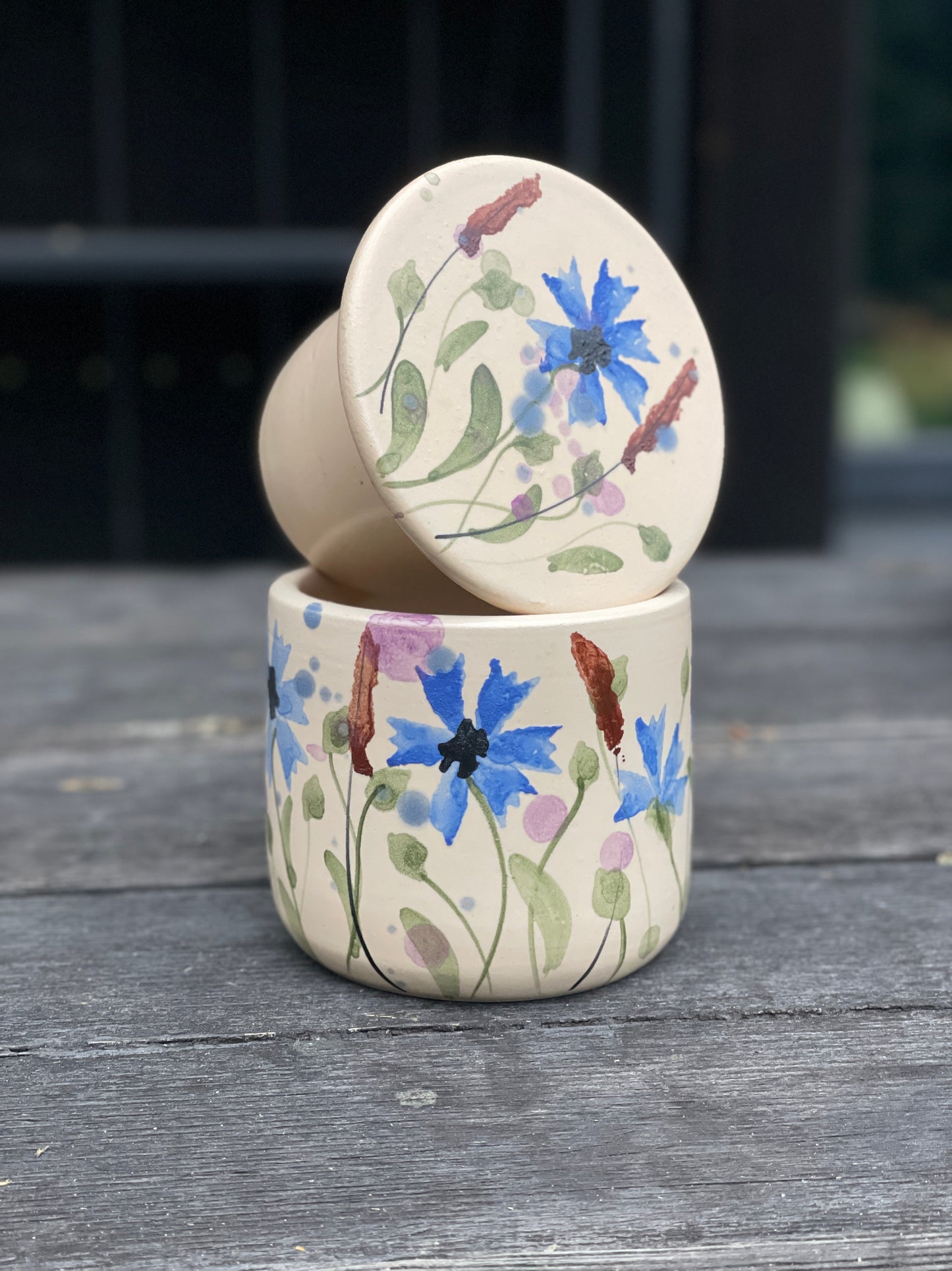 Sviesta zvaniņš. Uzglabā sviestu bez ledusskapja