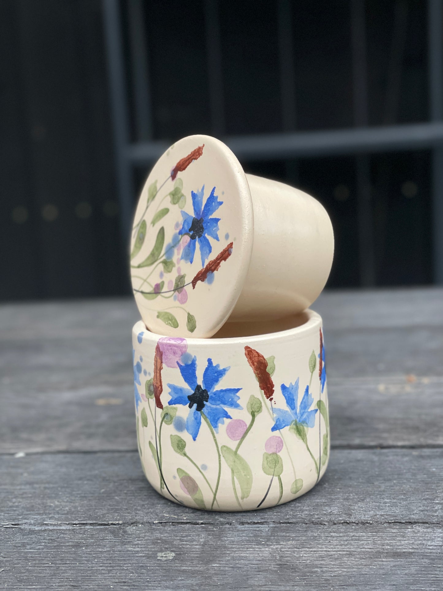 Sviesta zvaniņš. Uzglabā sviestu bez ledusskapja