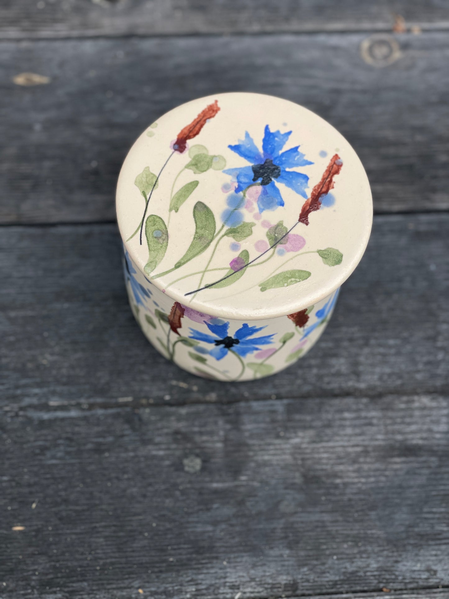 Sviesta zvaniņš. Uzglabā sviestu bez ledusskapja