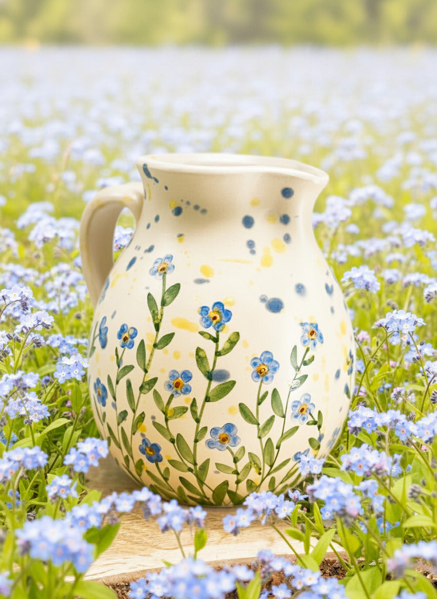 Krūze ar zilām puķītēm, neaizmirstulītēm