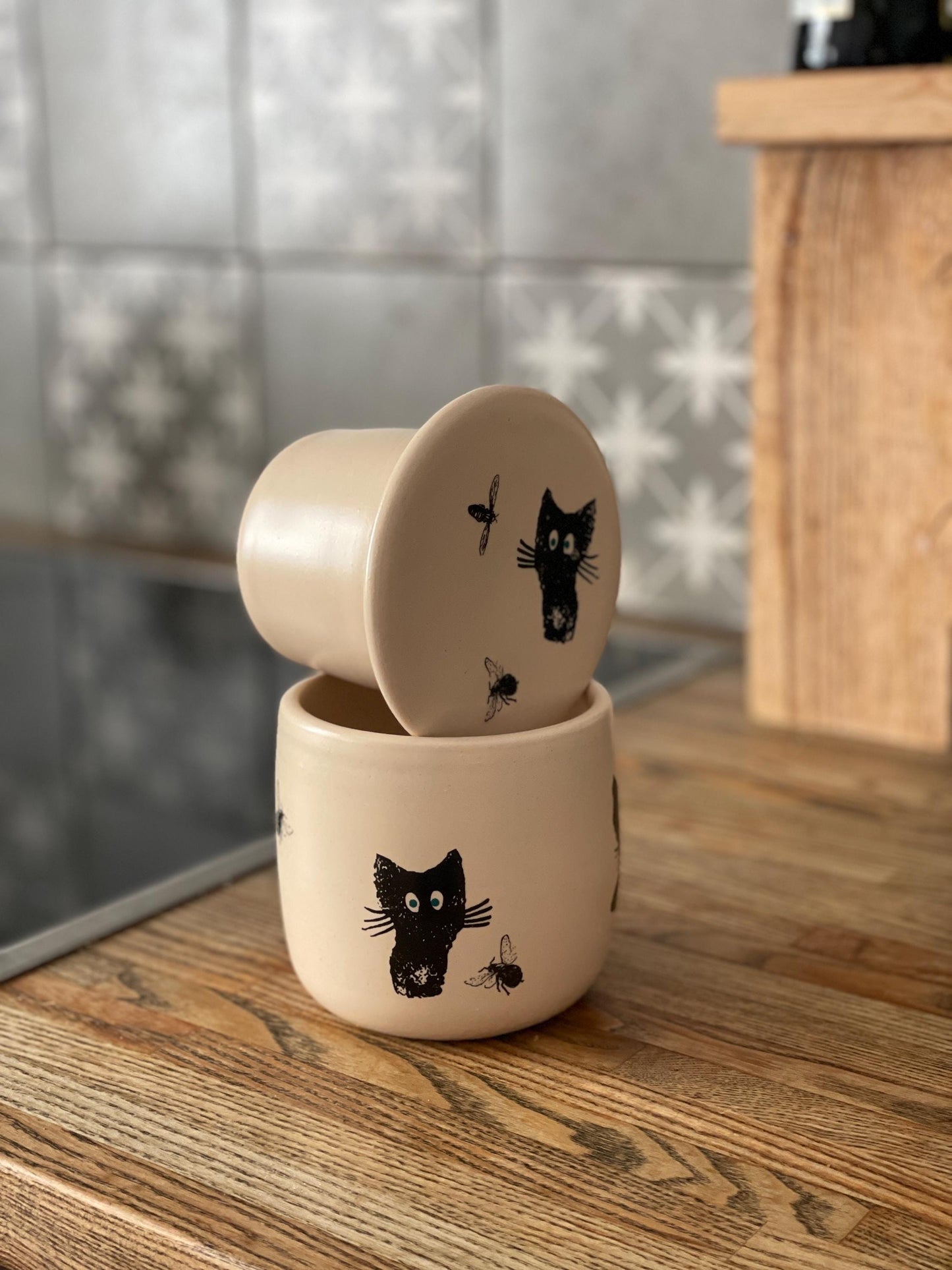 Sviesta zvaniņš. Uzglabā sviestu bez ledusskapja