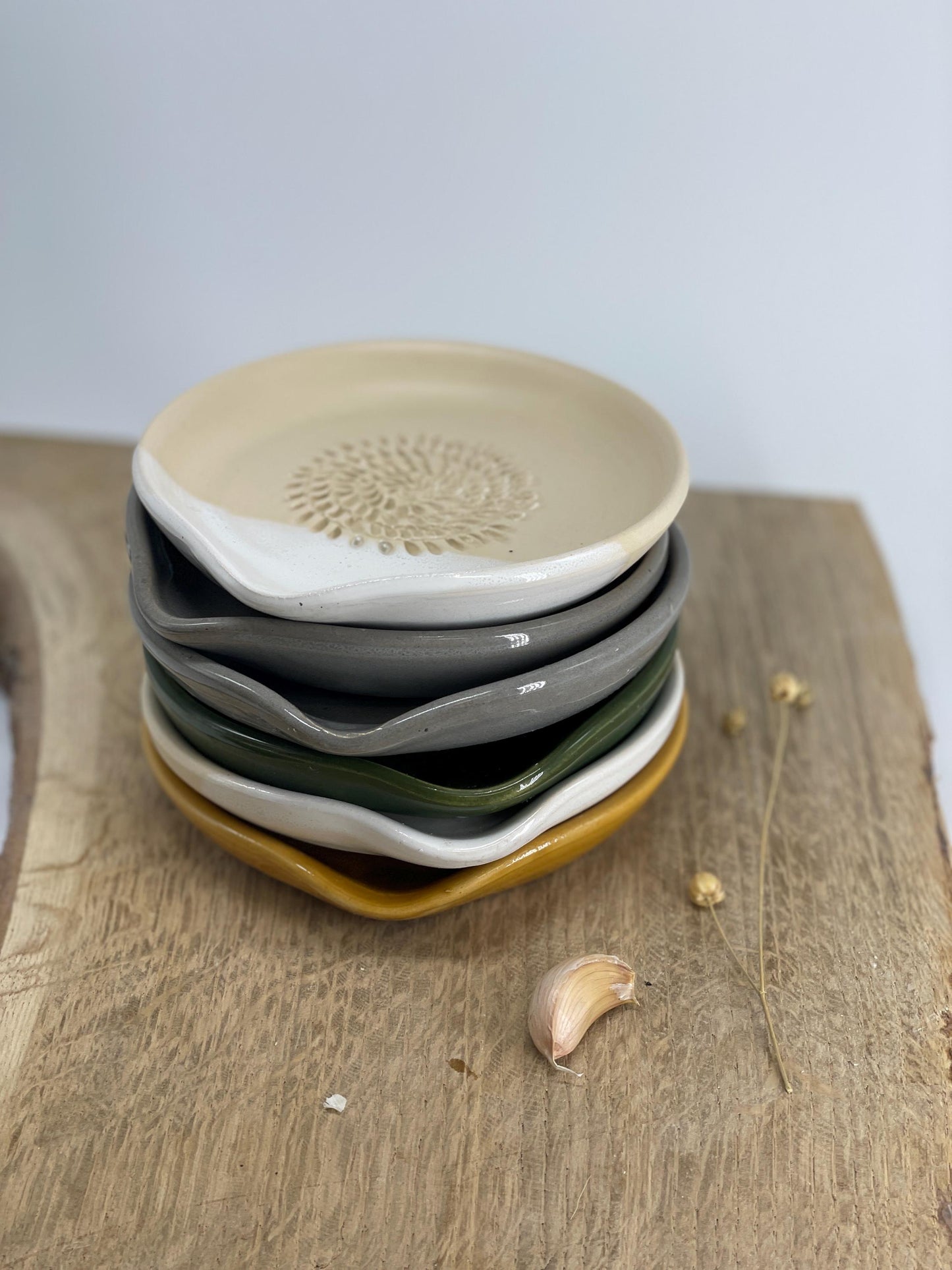 Ķiploku rīve, karotes paliktnis