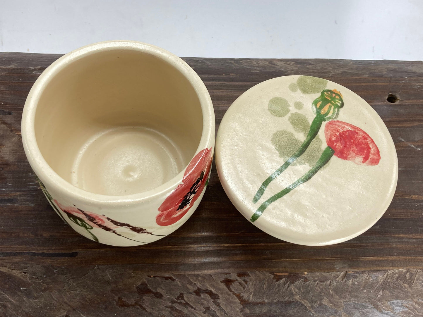 Sviesta zvaniņš. Uzglabā sviestu bez ledusskapja