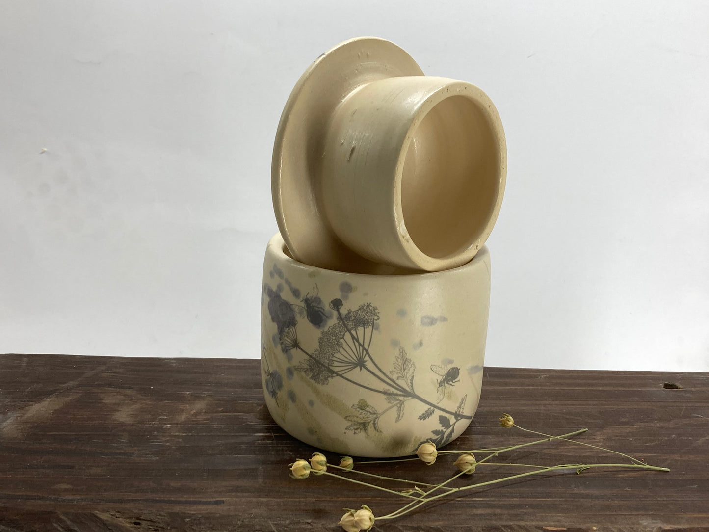 Sviesta zvaniņš. Uzglabā sviestu bez ledusskapja