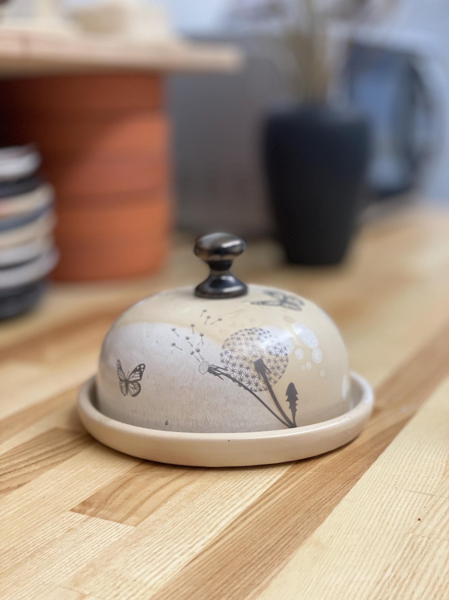 Sviesta trauks – vienkāršs, elegants un funkcionāls