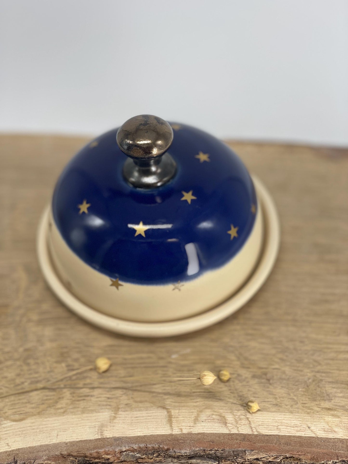 Keramikas sviesta trauks 