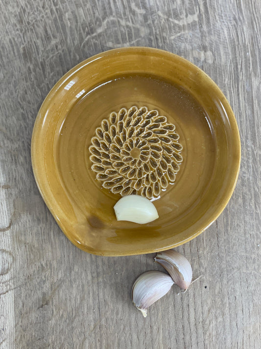 Ķiploku rīve, karotes paliktnis